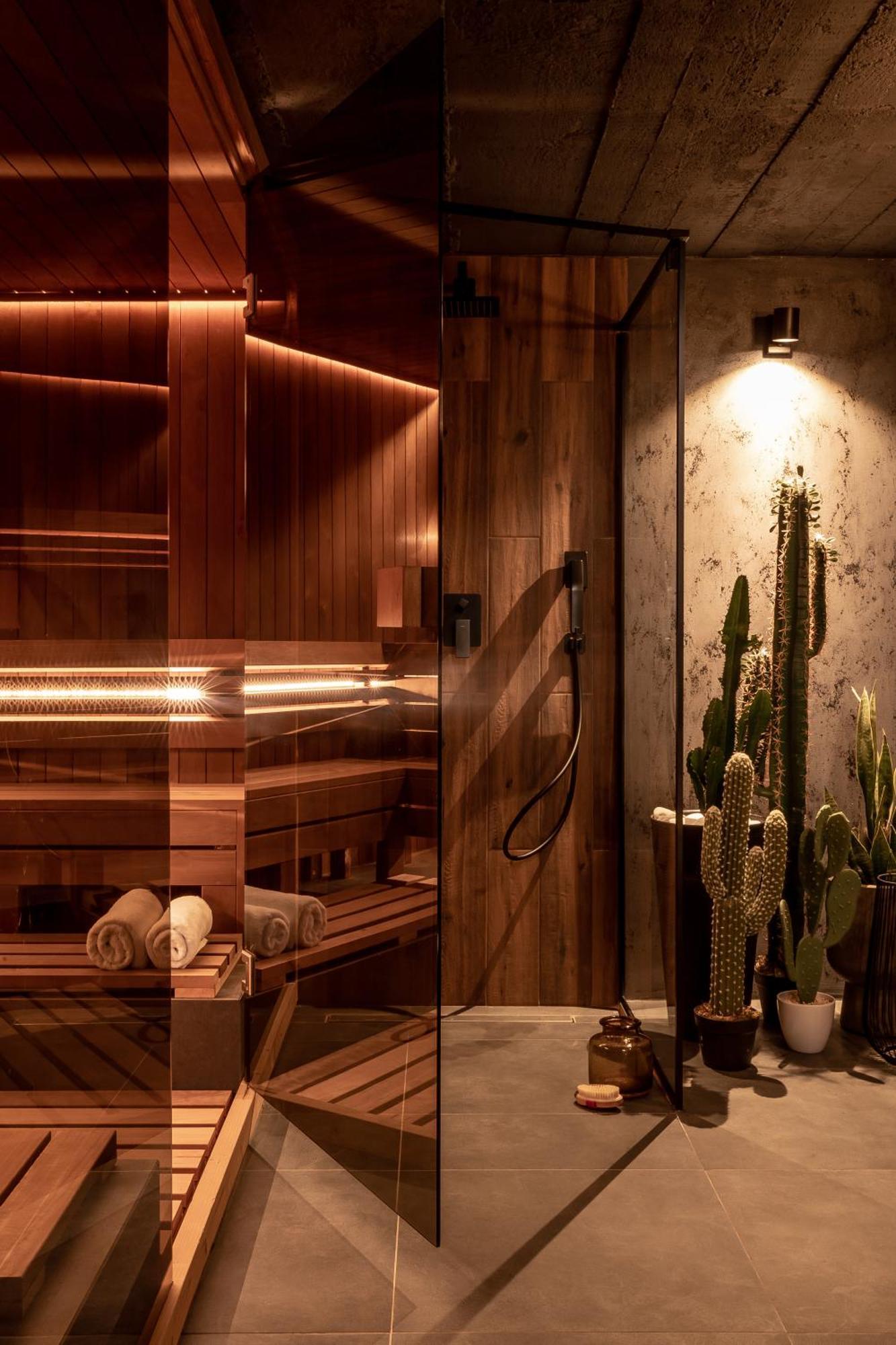 ノヴィ・タルク Oberza Pod Roza Restauracja, Sauny, Jacuzzi Bed & Breakfast エクステリア 写真
