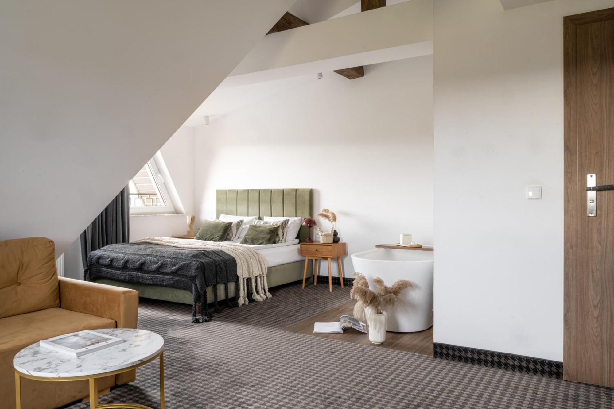 ノヴィ・タルク Oberza Pod Roza Restauracja, Sauny, Jacuzzi Bed & Breakfast エクステリア 写真