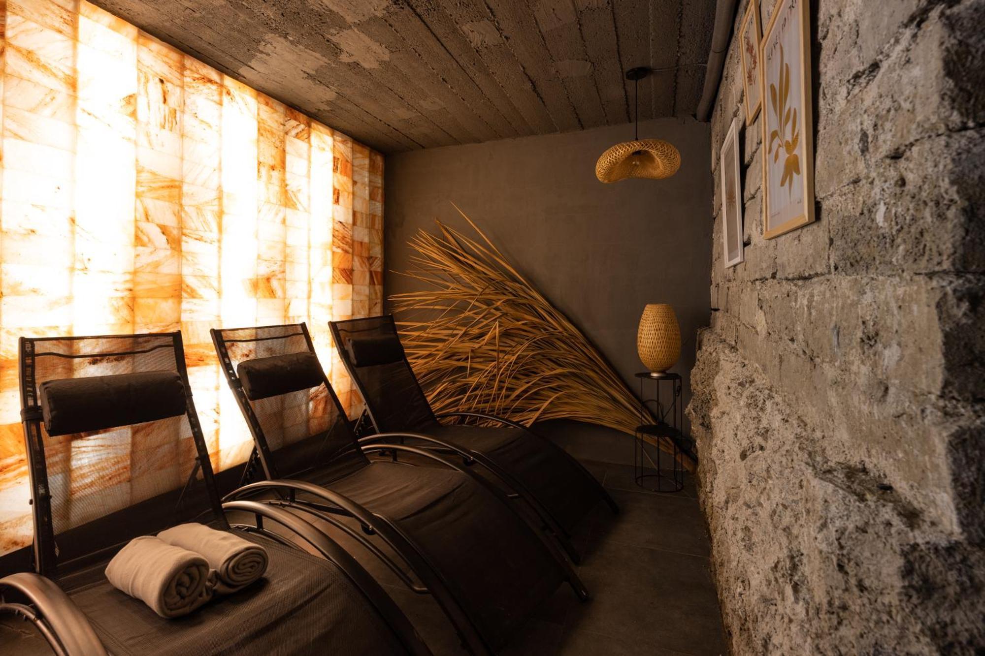 ノヴィ・タルク Oberza Pod Roza Restauracja, Sauny, Jacuzzi Bed & Breakfast エクステリア 写真