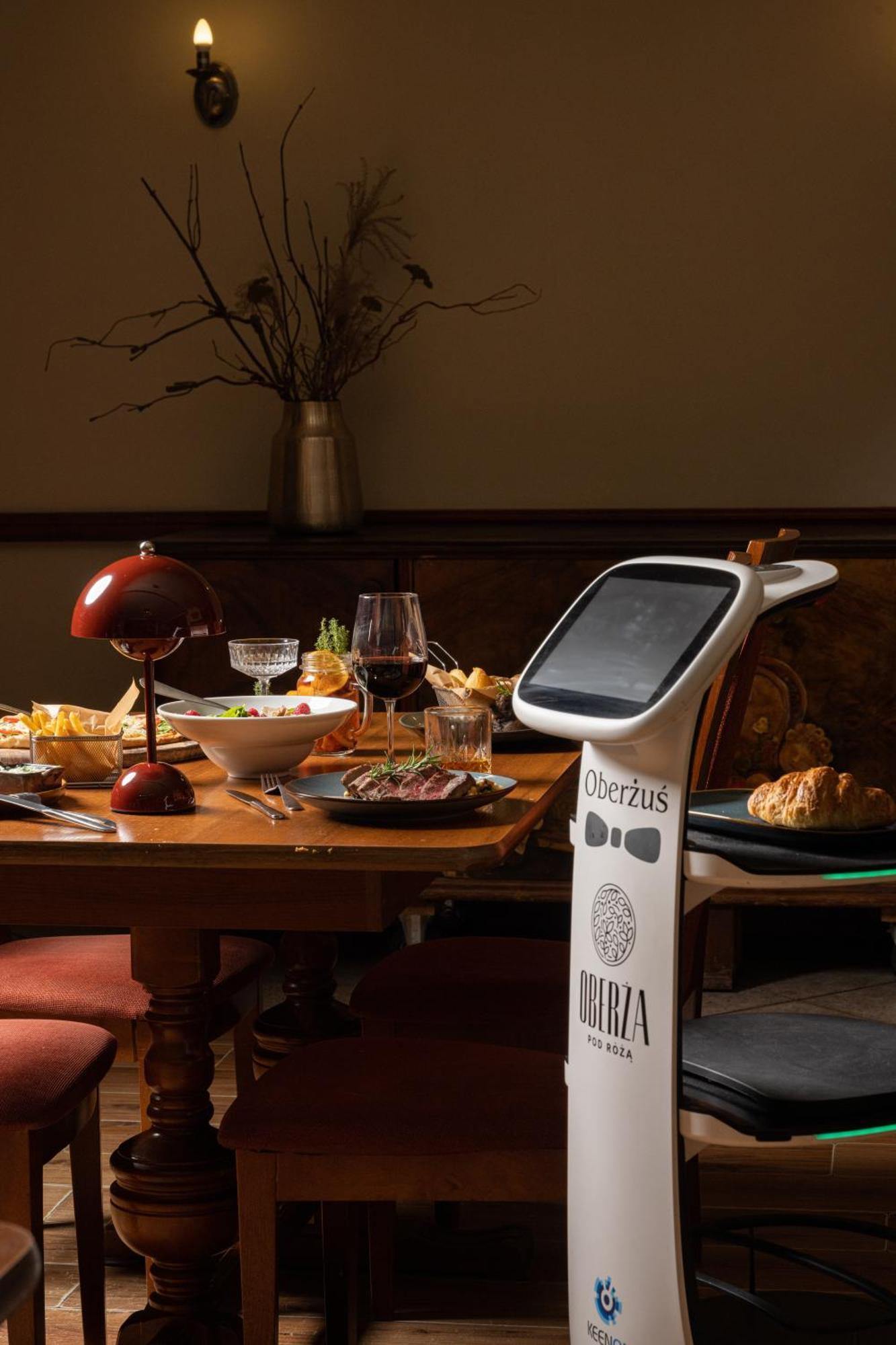 ノヴィ・タルク Oberza Pod Roza Restauracja, Sauny, Jacuzzi Bed & Breakfast エクステリア 写真